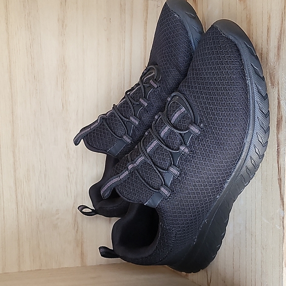 Skechers Mens Black Shoes - Picture 2 of 9